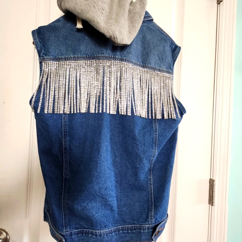 AGILE DENIM Rhinestone  BLING Removable hood Vest...L-XL…but fits more like a Lg